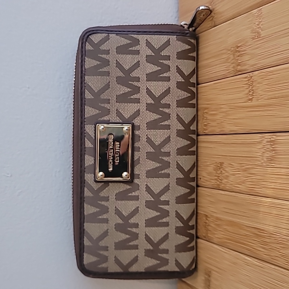 Michael kors women's wallet